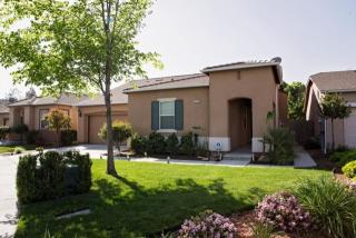 3747 Pomegranate Ln, Fresno, CA 93711-5922