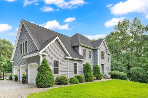 51 Angelas Way, Unionville, CT 06013-2442
