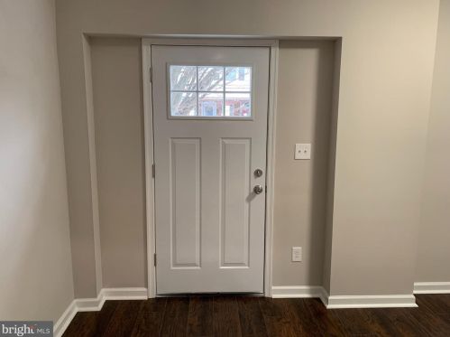 6719 15th St, Philadelphia, PA 19126-2702