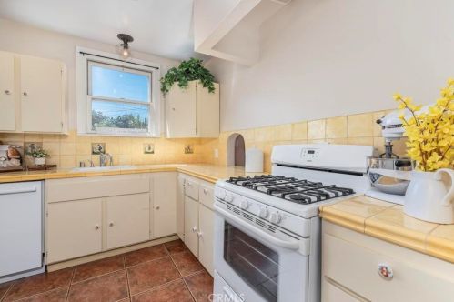 512 Bush St, Anaheim CA  92805-2116 exterior