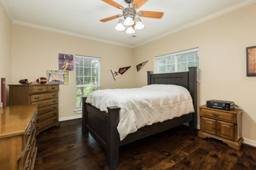 359 Westwood Rd, Angleton TX 77515-7468 exterior