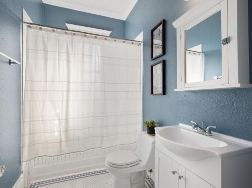 1824 Henderson St, Fort Worth TX 76104-4444 exterior