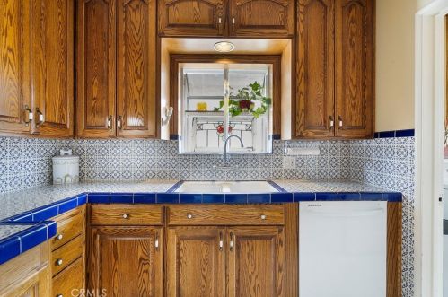 4150 Emerson St, Riverside CA  92506-2052 exterior