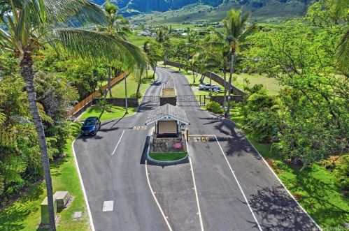 84861 Maiola St, Nanakuli, HI 96792-4620