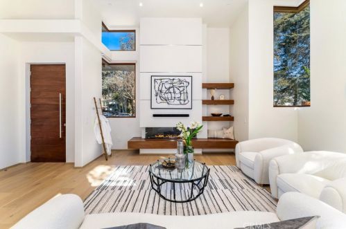 930 15th St, Santa Monica, CA 90403-3152
