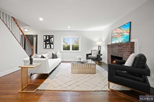 321 Highland St, Cresskill, NJ 07626-1322