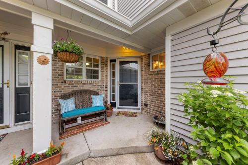 3907 Garnette Ct, Naperville, IL 60564-7120