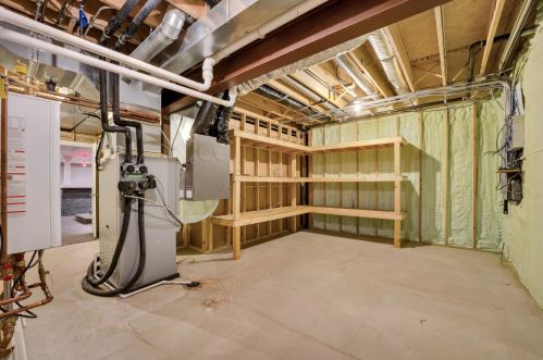 1100 Hyde Park, Crown Point IN 46307-7881 exterior