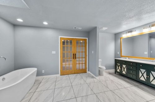 3824 Kimbo Rd, Fort Worth TX 76111-6209 exterior