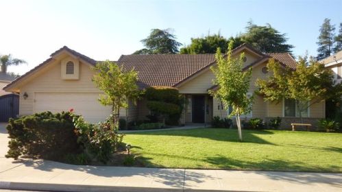 1912 Fairmont Ave, Clovis, CA 93611-4173