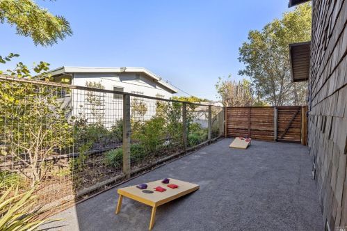 558 Miller Creek Rd, San Rafael CA  94903-1319 exterior