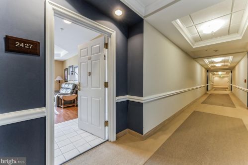 2427 Windrow Dr, Princeton, NJ 08540-5018