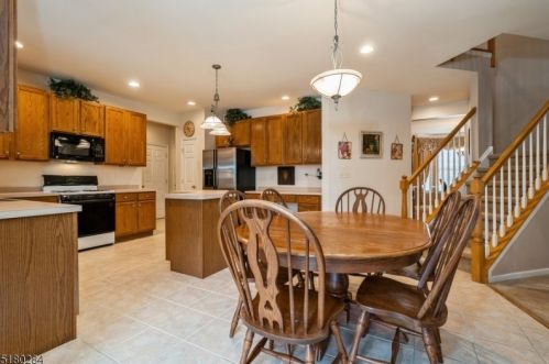 37 Dorset Dr, Hackettstown NJ  07840-5010 exterior