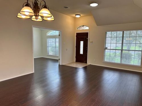 2302 Emmett Pkwy, Austin TX  78728-4548 exterior