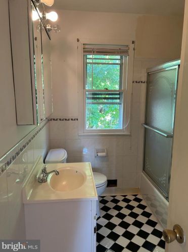 111 Winding Way, Trenton NJ 08620-2625 exterior