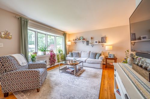 15 Stone Hill Rd, Dover, NJ 07869-2621