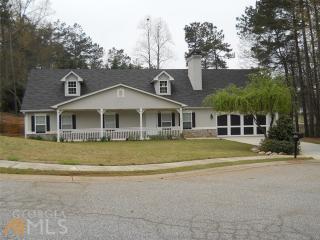 566 Cotton Creek Ln, Winder, GA 30680-8303