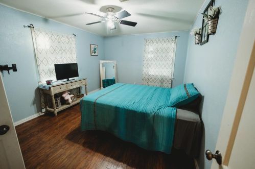 800 Morgan St, Angleton TX 77515-4722 exterior