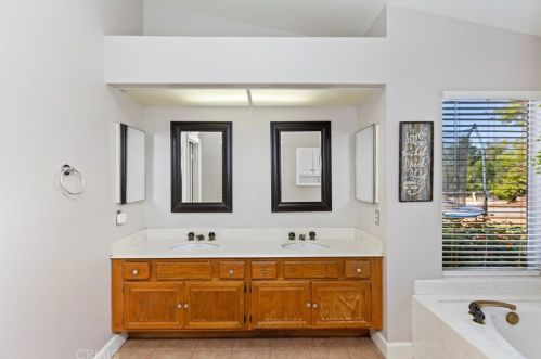 17368 Owl Tree Rd, Riverside CA  92504-9529 exterior