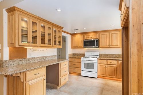 121 Barbara St, Anaheim CA  92806-3825 exterior