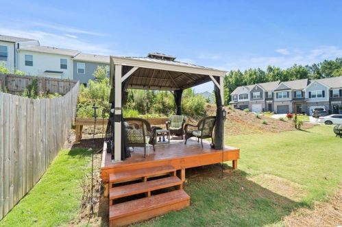 61 Chastain Cir, Newnan GA  30263-8640 exterior
