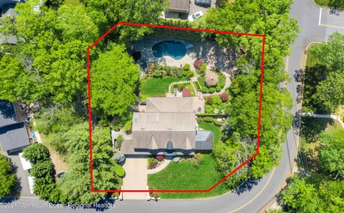 654 Valley Rd, Brielle, NJ 08730-1236