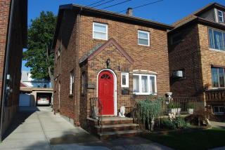 709 4th St, Secaucus, NJ 07094-3001