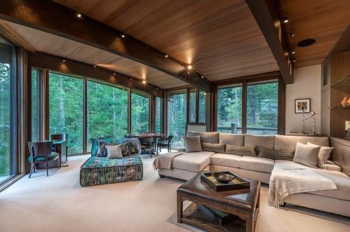 8209 Valhalla Dr, Truckee CA  96161-3300 exterior