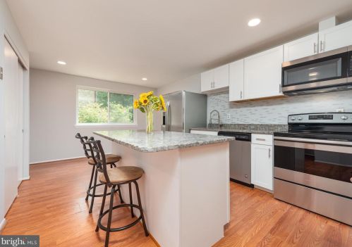 8933 Skyrock Ct, Columbia, MD 21046-1457