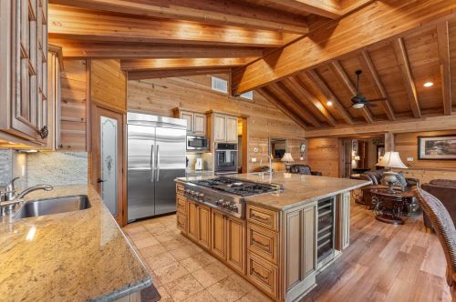 11030 Ski Slope Way, Truckee CA  96161-6603 exterior