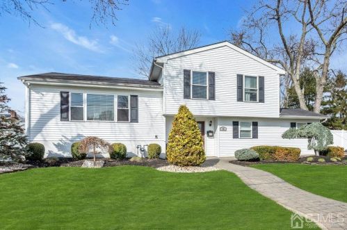15 Alton Pl, Old Bridge, NJ 08857-2155