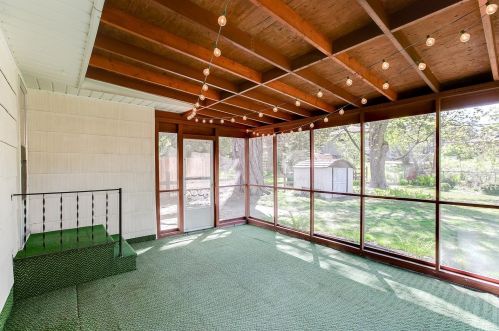 2445 Aglen St, Saint Paul MN  55113-3309 exterior