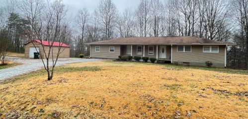 206 Duncan Bridge Trl, Cleveland, GA 30528-3214