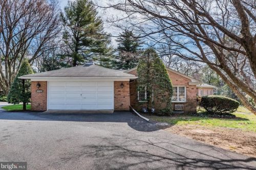 110 Hillside Rd, Harrisburg, PA 17104-1440