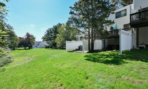 60 Spice Hill Dr, Wallingford CT  06492-4331 exterior