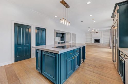 4200 Cat Mtn Dr, Austin TX  78731-3503 exterior