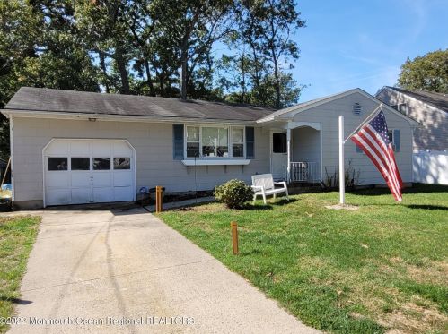 1619 Ewart Rd, Lacey, NJ 08731-3321