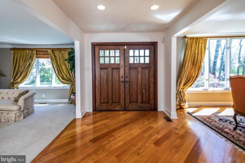 15 Teak Ln, Princeton, NJ 08540-4724