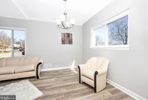 8107 Lockney Ave, Silver Spring MD 20912-7304 exterior