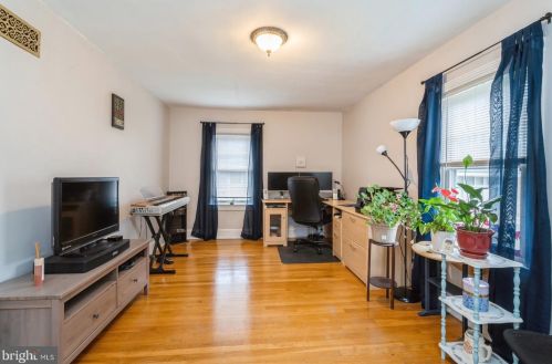 16 Renfrew Ave, Trenton NJ  08618-3334 exterior