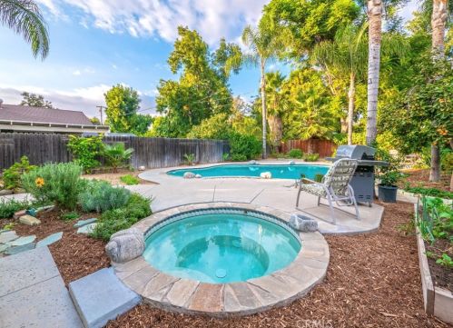 3975 Beechwood Pl, Riverside CA  92506-1160 exterior