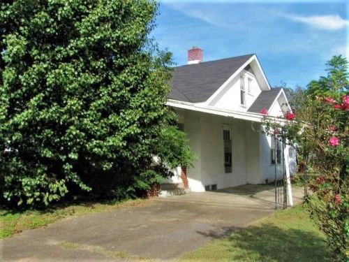 103 Melrose Ave, Waverly, TN 37185-1617