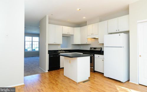8459 Gold Sunset Way, Columbia MD  21045-7407 exterior