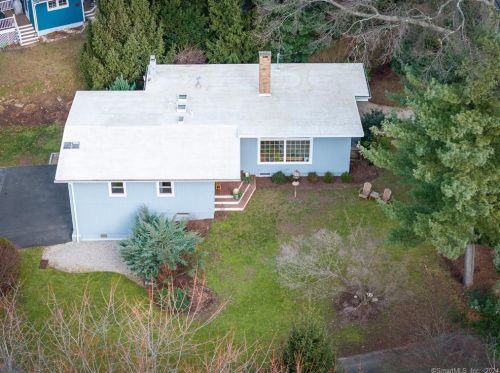 12 Splitrock Rd, Norwalk CT  06854-4713 exterior