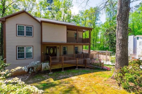 728 Saybrook Cir, Lilburn, GA 30047-2662