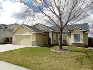 3459 Oakstone Ave, Meridian ID  83646-4914 exterior