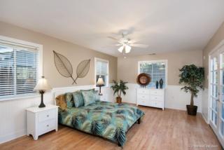 261 Hannalei Dr, Vista, CA 92083-7655