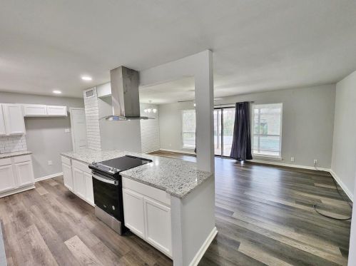 5405 Wales Ave, Fort Worth TX  76133-2505 exterior