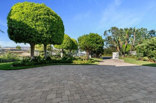 289 Owens Dr, Anaheim CA  92808-1327 exterior