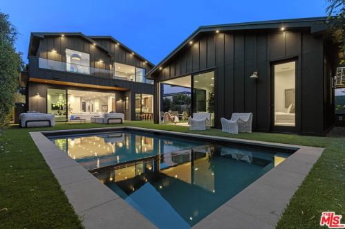 15754 Morrison St, Van Nuys CA  91436-1544 exterior